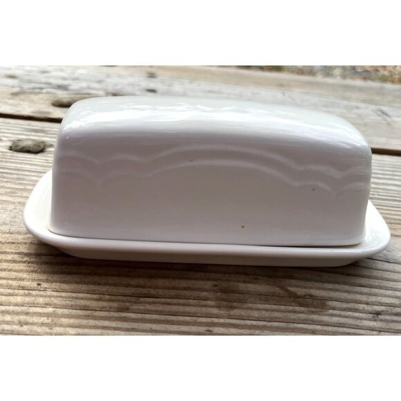 Pfaltzgraff Gazebo White Stoneware Covered Butter Dish - Picture 1 of 13
